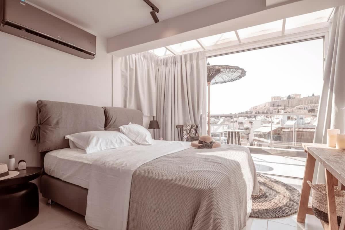 Sunlit With Jacuzzi & Acropolis View